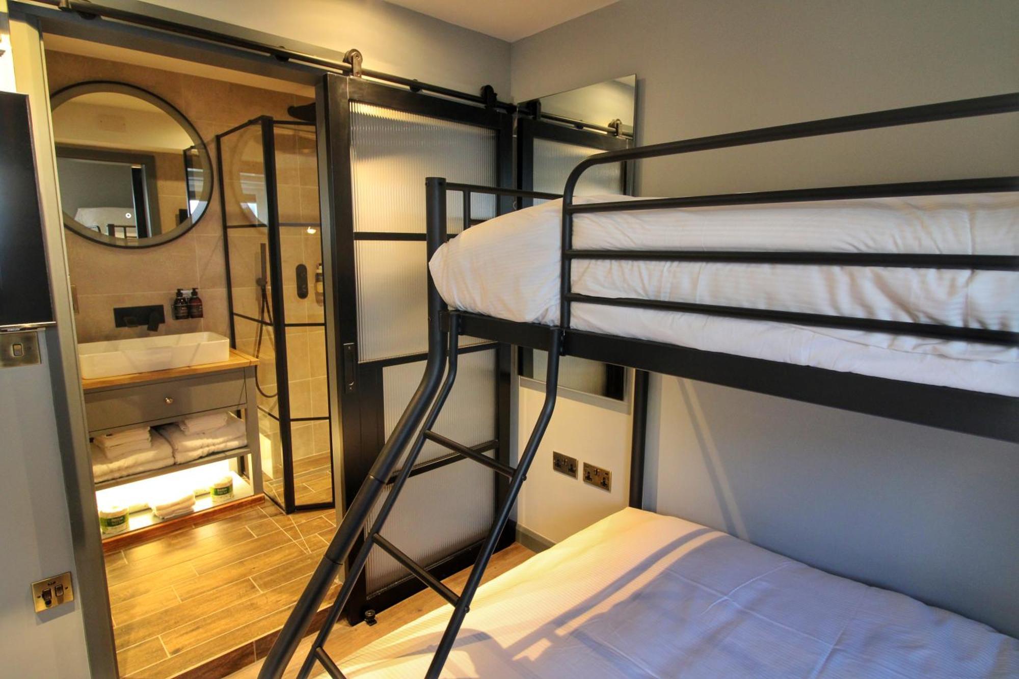 Pinnacle Suites Hotel Cowes  Dış mekan fotoğraf